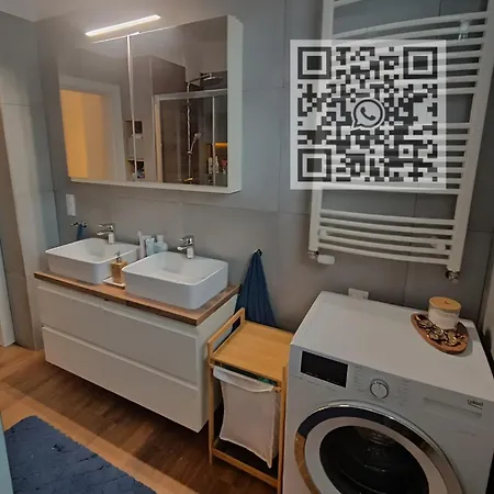 Brown Sun Apartment *